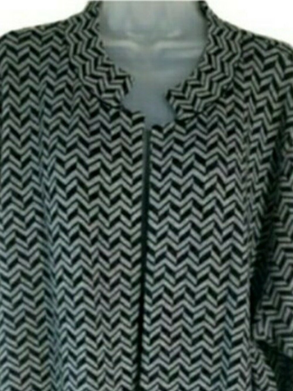 Tahari Black and Gray Zigzag Chevron Pattern, Open Front Cardigan, 3X